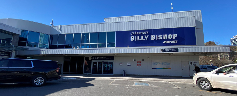 Photo of the mainland pavilion Curbside Assistance Zone for accessibility