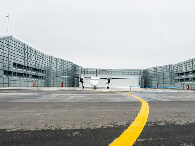 Photo of a plane in Billy Bishop Toronto City Airport’s Ground Run-Up Enclosure